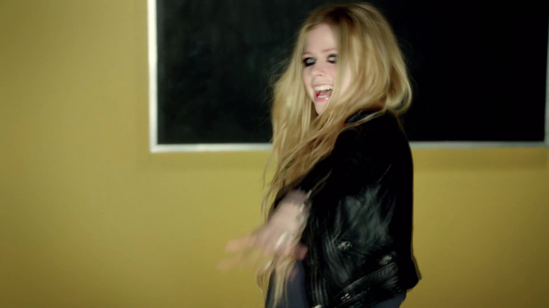 HeresToNeverGrowingUp-Avril-Rockcom_231.jpg