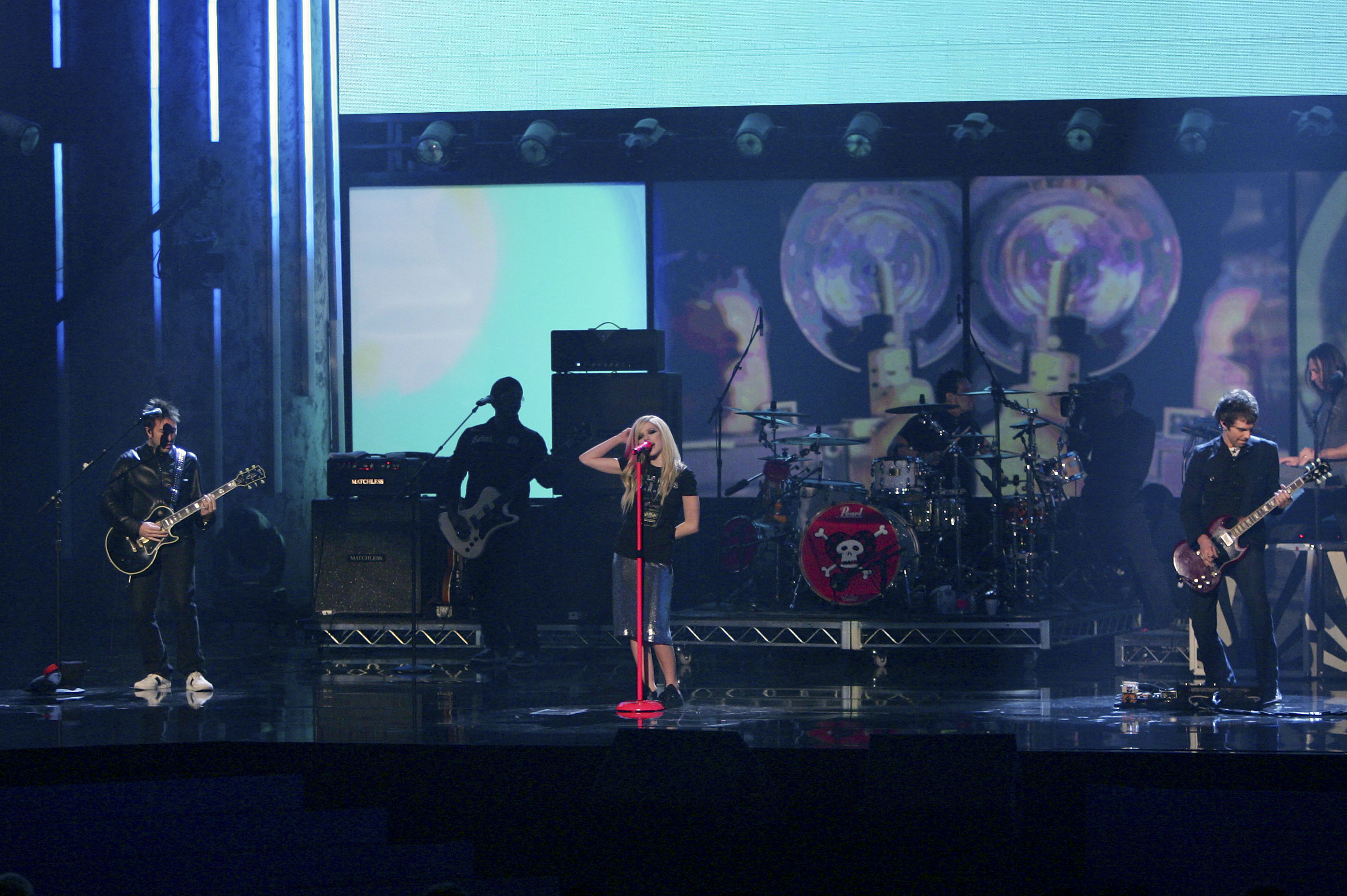 75396_avril_lavigne_14_122_952lo.jpg