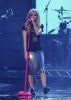 75222_avril_lavigne_05_122_927lo.jpg