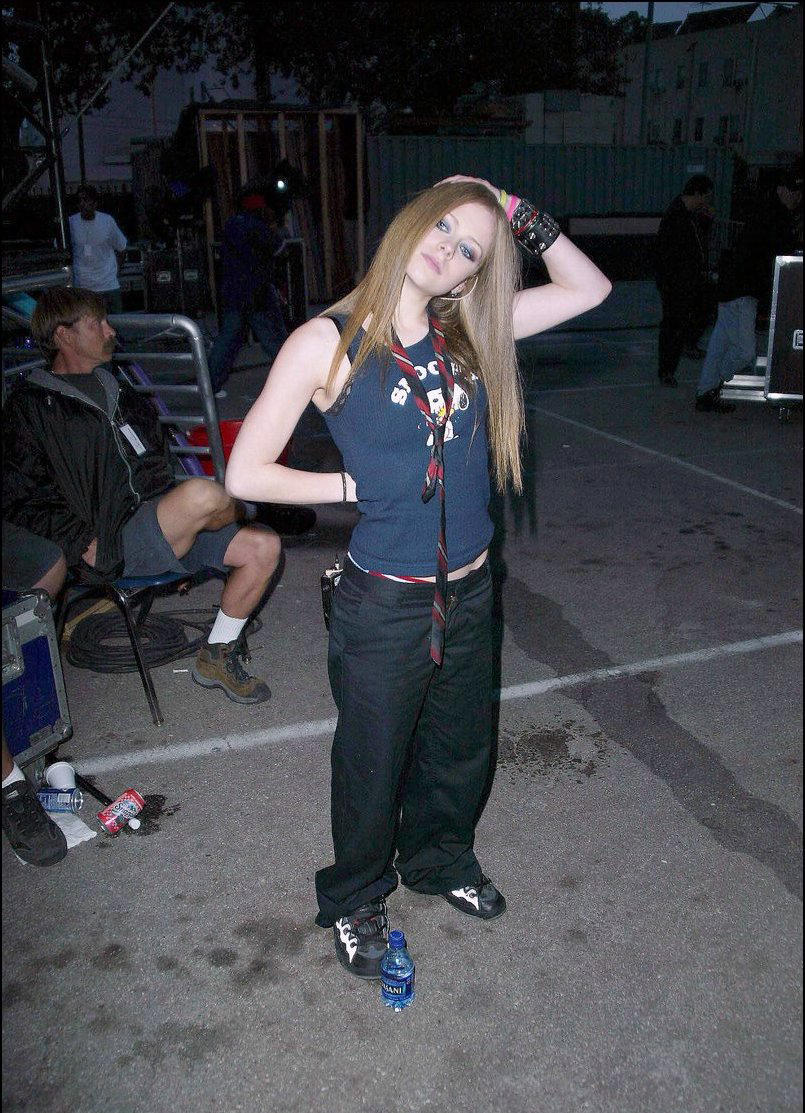 avril-lavigne-128-n16991.jpg
