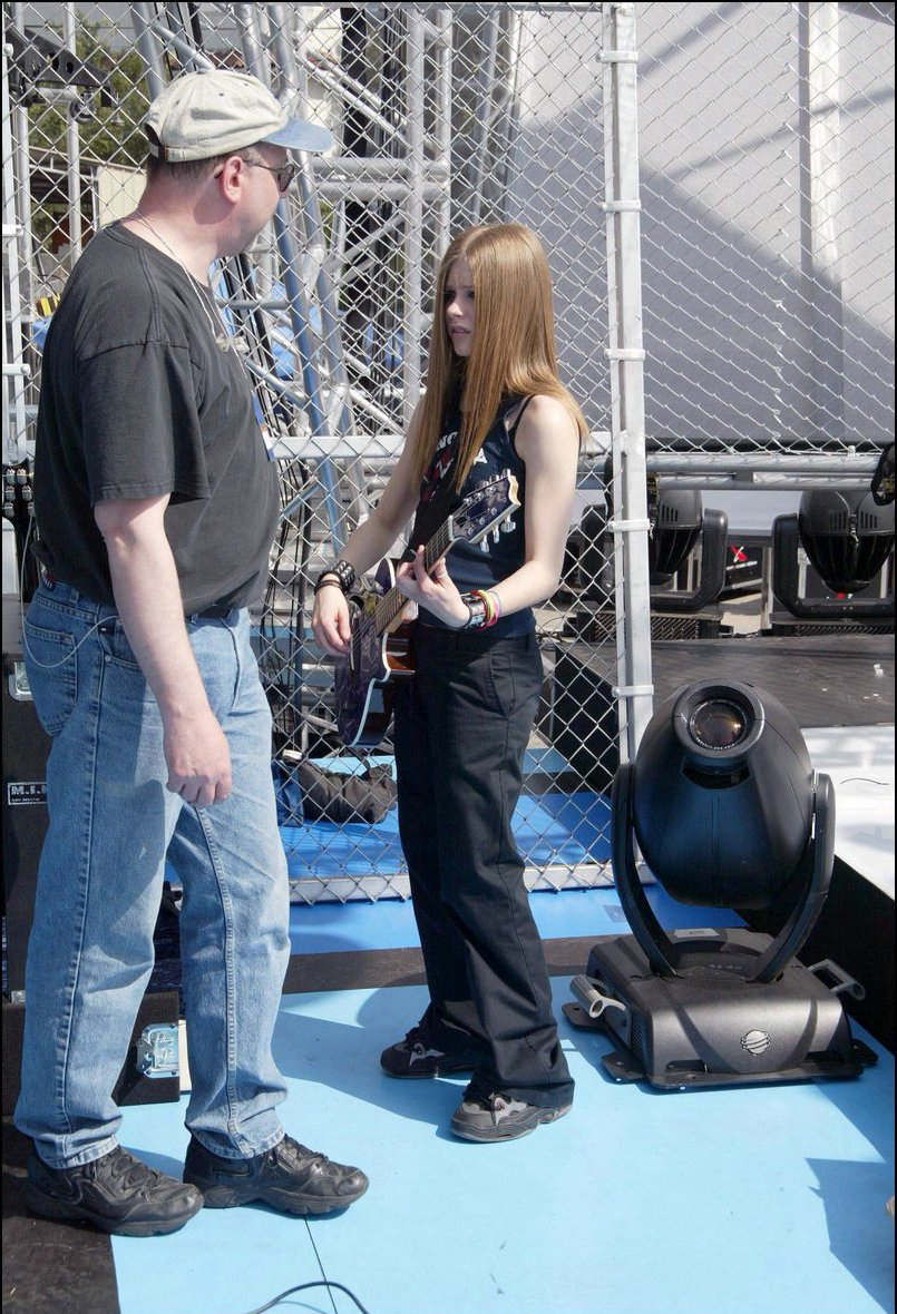 avril-lavigne-612-n17018.jpg