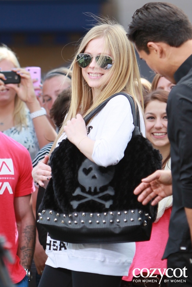 8125744-r.jpg