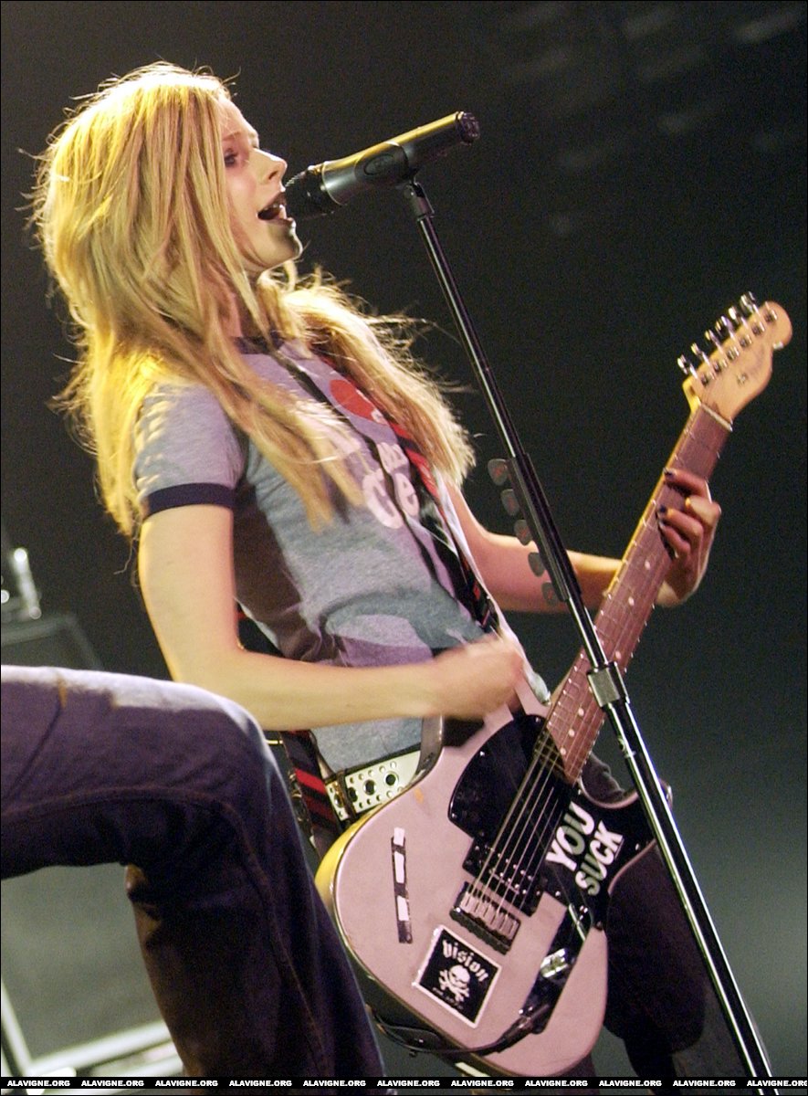 avril-lavigne-380-n23051.jpg