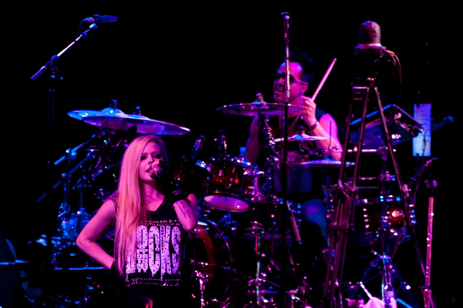 avrillavignetoursaopaulo29042014_282929.jpg