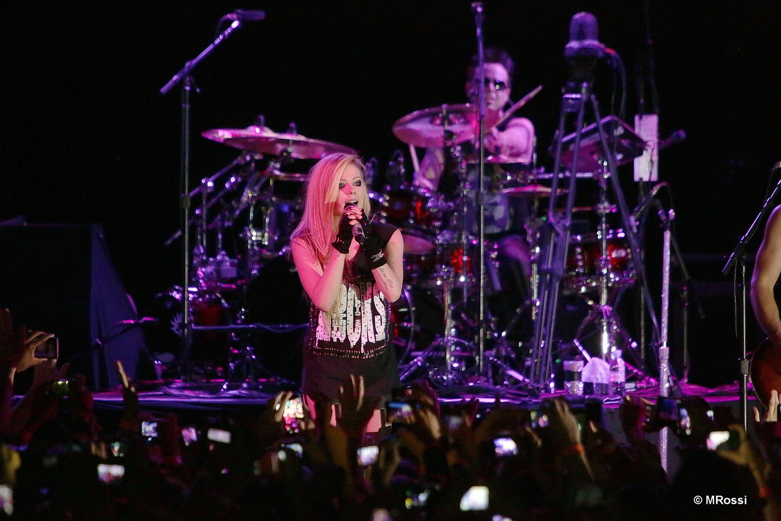 avrillavignetoursaopaulo29042014_28429.jpg