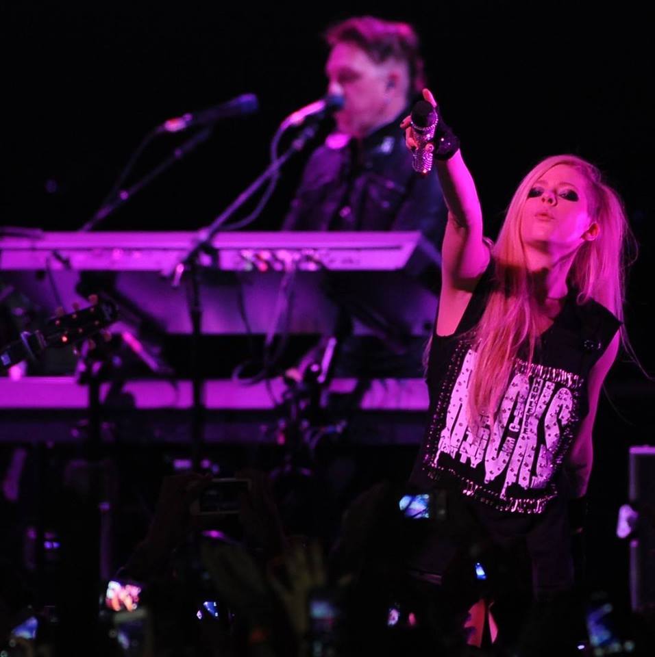 avrillavignetoursaopaulo29042014_286129.jpg