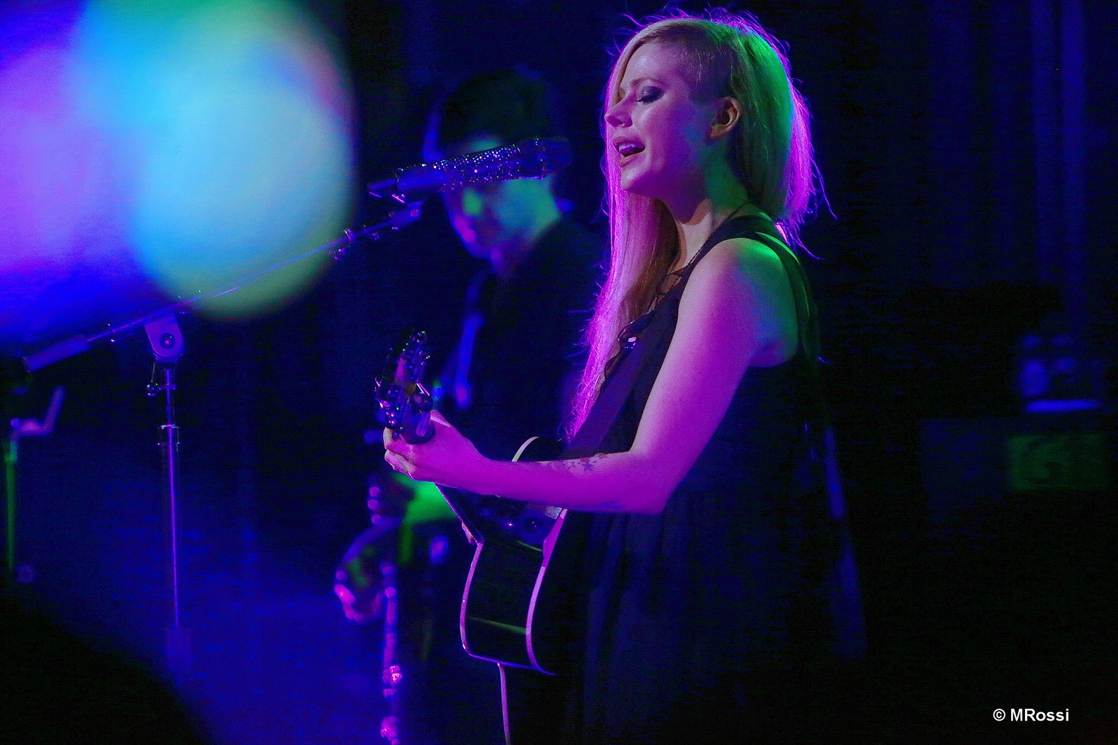 avrillavignetoursaopaulo29042014_28629.jpg