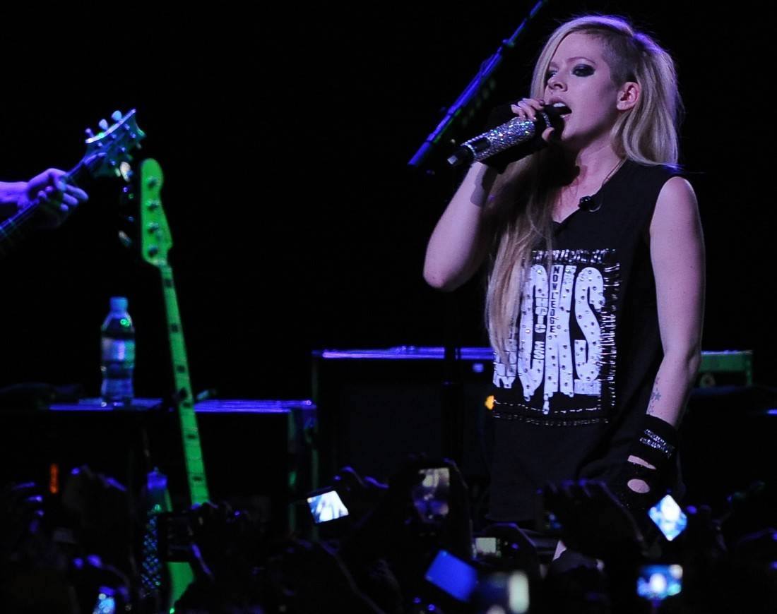 avrillavignetoursaopaulo29042014_287029.jpg