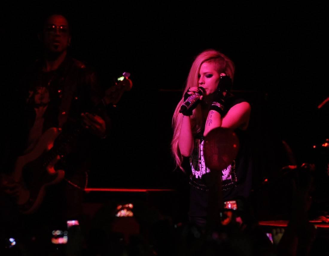 avrillavignetoursaopaulo29042014_287329.jpg
