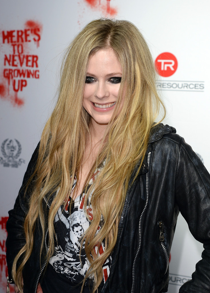 avril_lavigne_viper_room_april_2013_6.jpg
