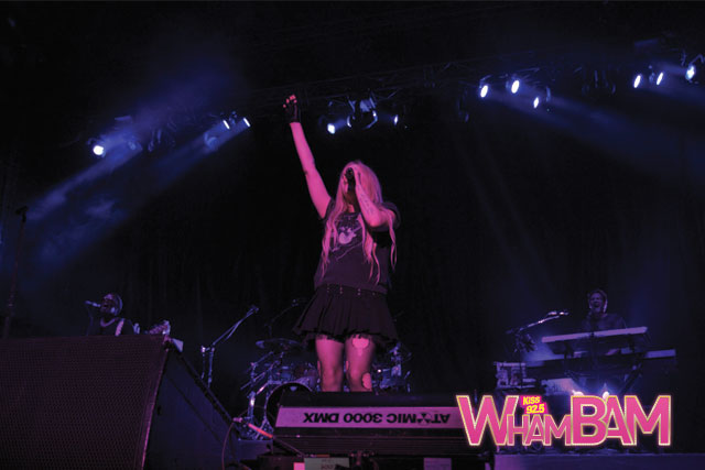 avril-lavigne-performance-6.jpg