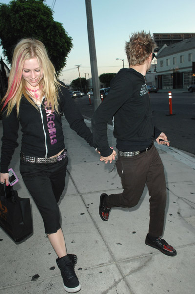 avrillavigneandderyckwhxq2.jpg